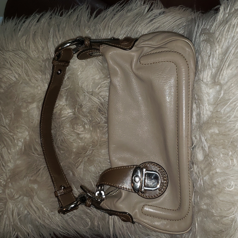 Moving sale! Unique Marc Jacobs side buckle purse